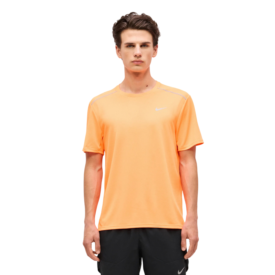 Nike 1.0 Miler Running T-shirt - wild mango